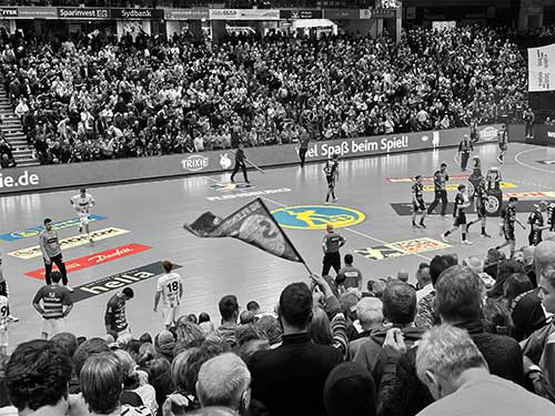 Bodenaufkleber beim Handball im Einsatz