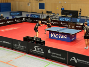 250x100cm Feldaufkleber mehrfach verwendbar FOIL2sport Tischtennis Anwendungsbeispiel Bodenaufkleber fertig montiert.